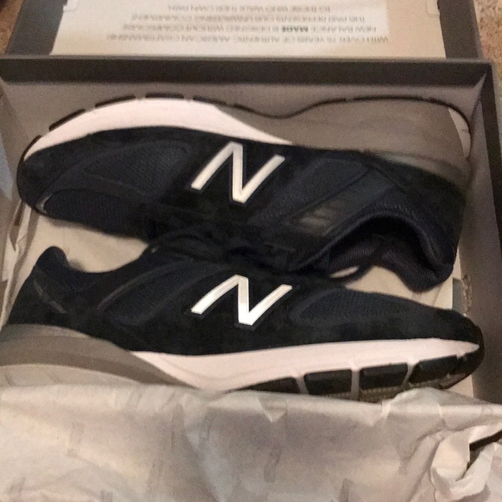 *Nice* New Balance 990 v5